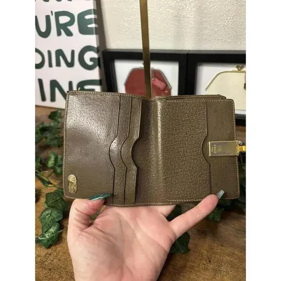 Gucci Vintage Wallet with Iconic Stripe - Picture 7 of 9